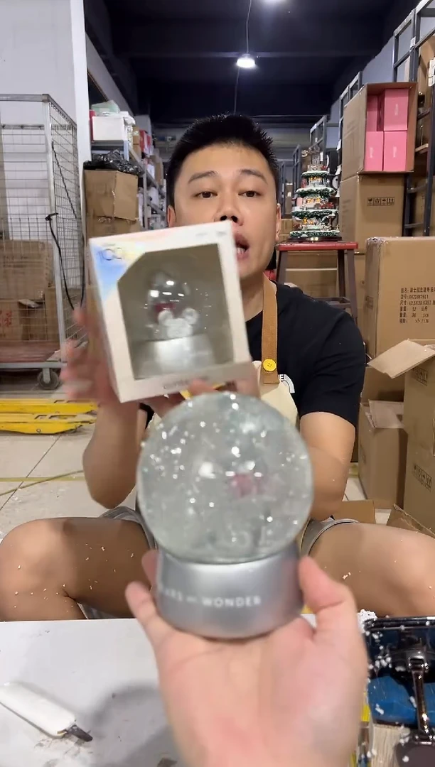 瓷片原盒米奇100周年水晶球鼓泡