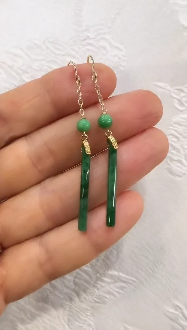 翡翠未镶嵌颈饰国风