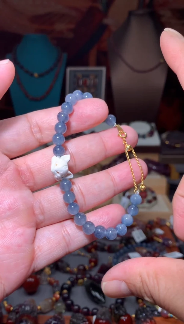 未镶嵌珠宝半成品水晶蓝兔毛手链，多样性