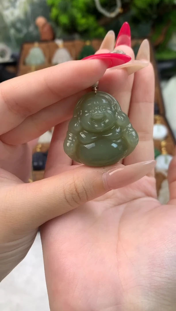 颈饰未镶嵌和田玉吊坠