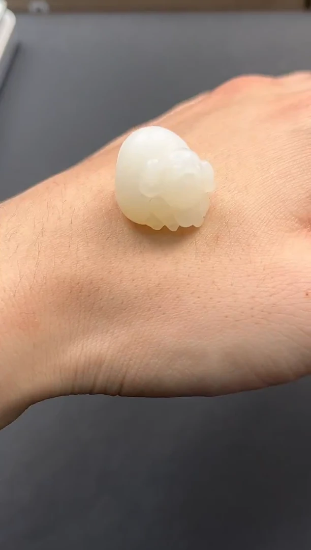 未镶嵌手串和田玉木*鑫且末天泰白玉小猪吊坠微色差