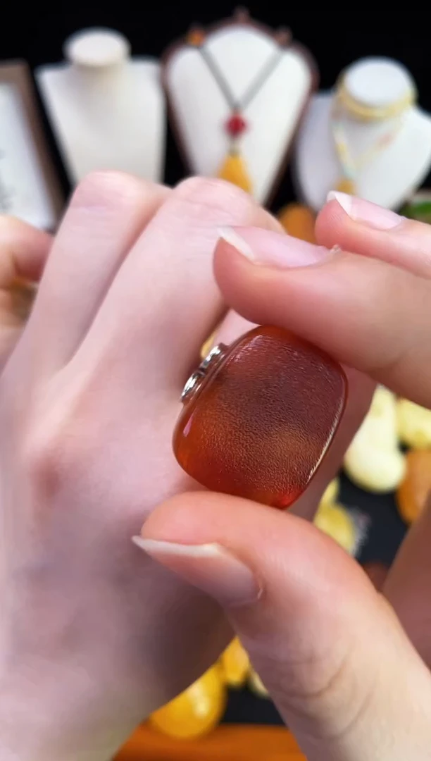 琥珀未镶嵌珠宝奇石柒月