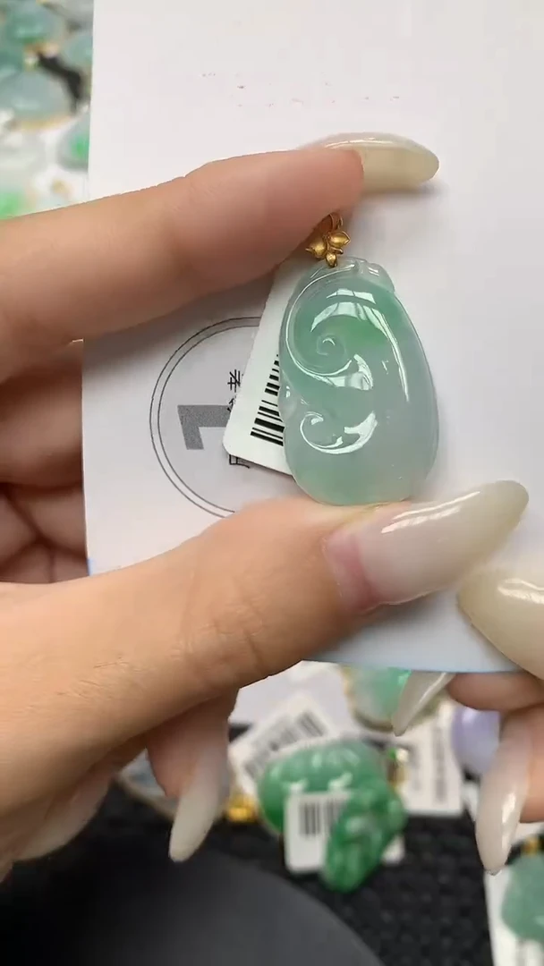 颈饰18K金镶嵌翡翠11111111111