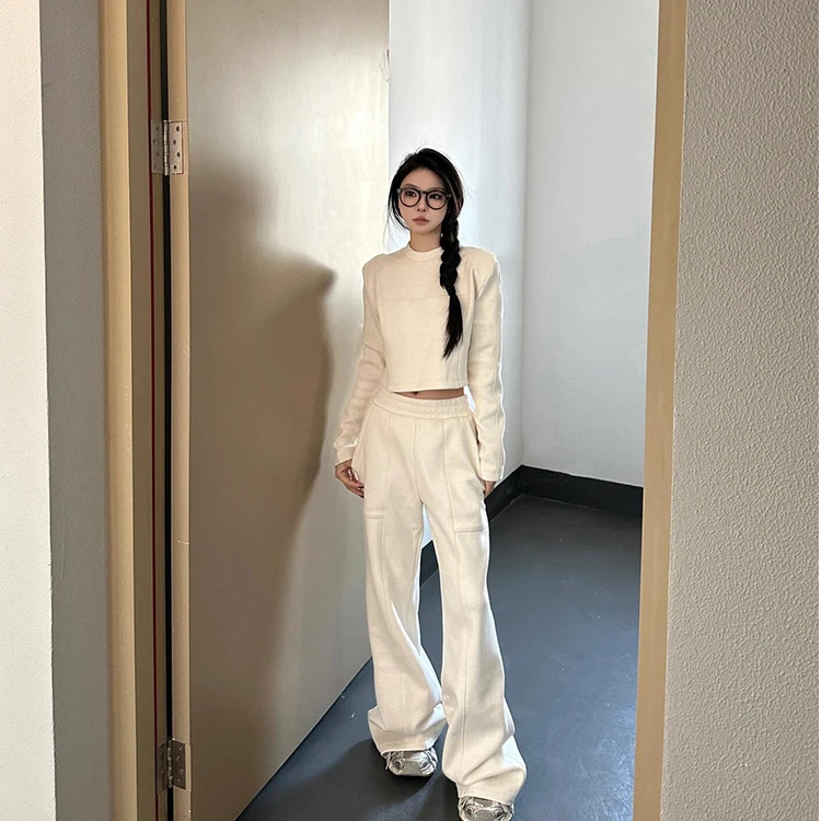 简约百搭慵懒风白色套装2025秋新款短款圆领长袖上衣阔腿裤两件套