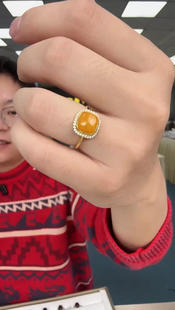 蜜蜡吊坠(不含链)未镶嵌5555