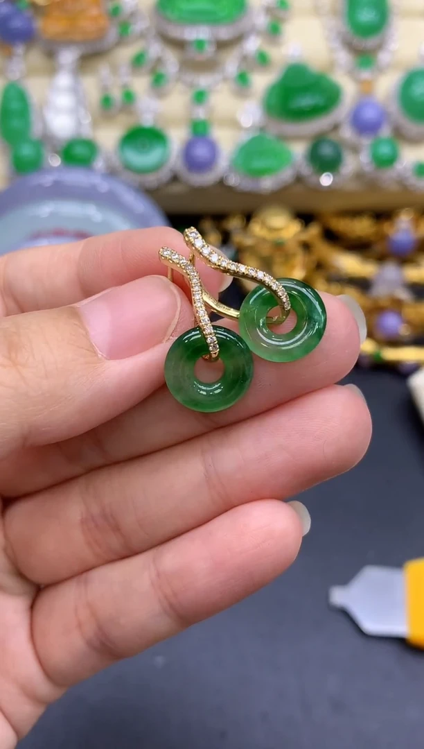 颈饰18K金镶嵌翡翠457-中国好珍宝