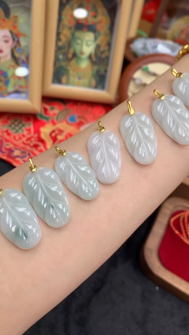 【闪购商品】翡翠颈饰银S925镶嵌叶子 多样性发（1件）