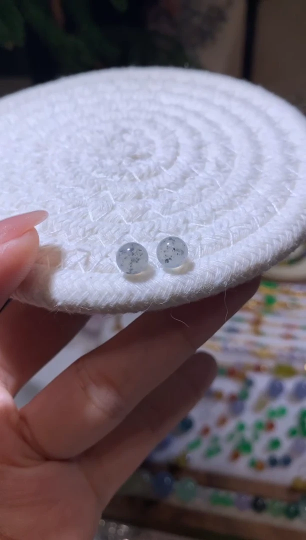 未镶嵌定制翡翠6.5卡珠子2个