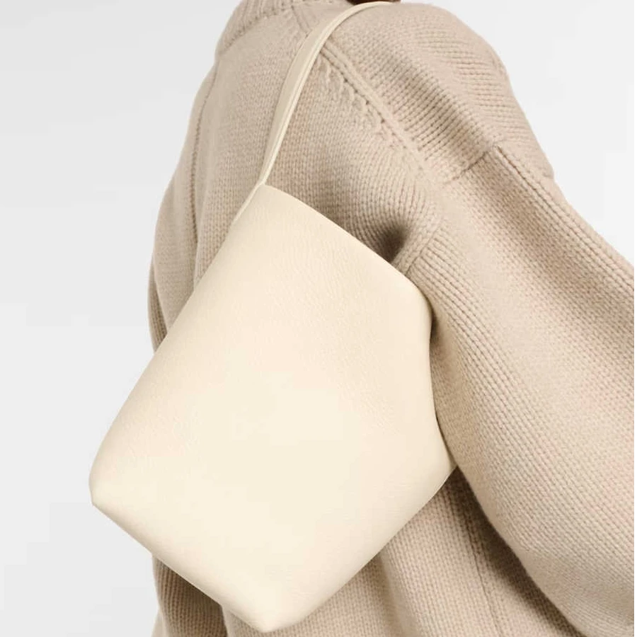 （全新未使用）白色皮皮化妆包！S！带礼盒！化妆包！