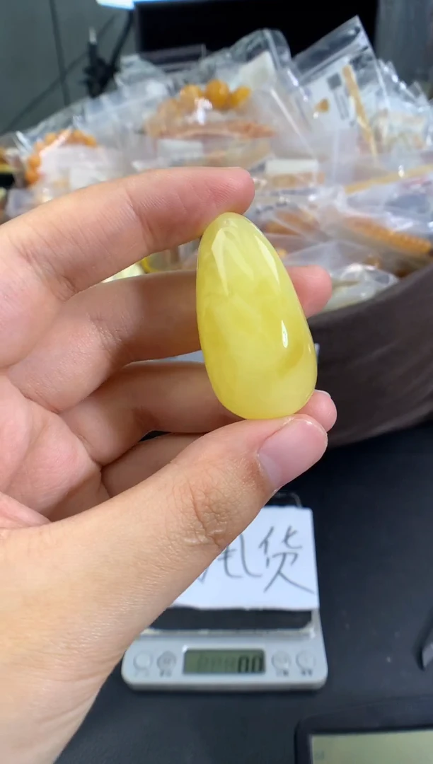 蜜蜡未镶嵌珠宝奇石42