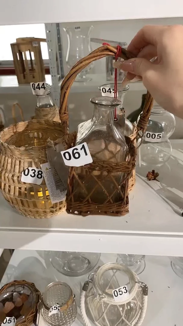 061微瑕提手花瓶