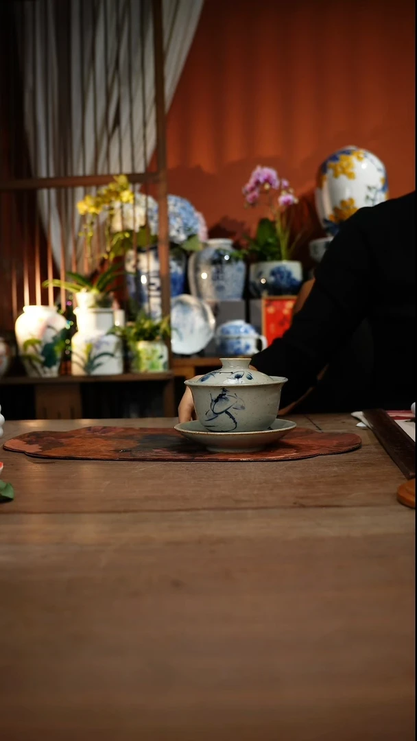 当代高温釉下彩手绘陶瓷餐具
