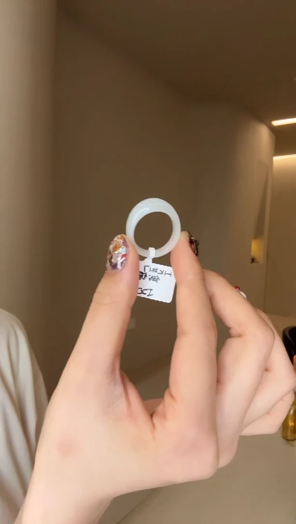 未镶嵌戒指和田玉17码俄小馒头