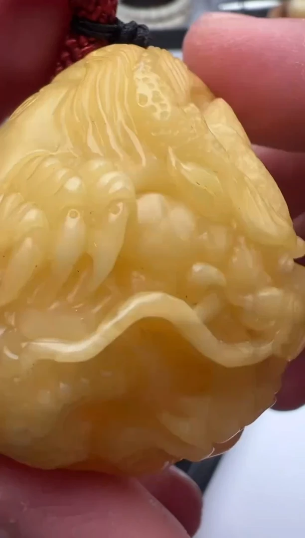 【闪购商品】琥珀颈饰未镶嵌蜜蜡吊坠