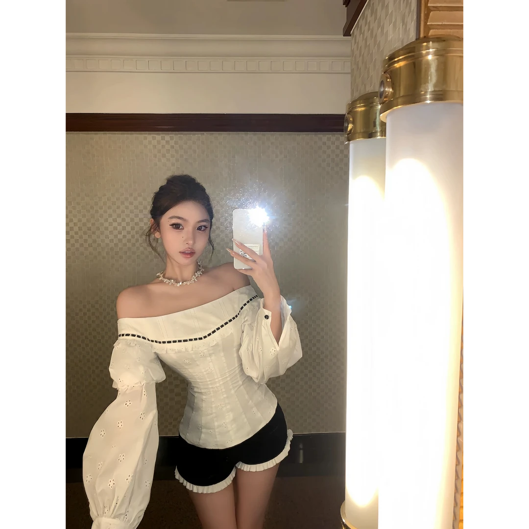 【淡雅白茶】2025秋季新款南法一字肩收腰镂空绣花长袖衬衫配短裤女