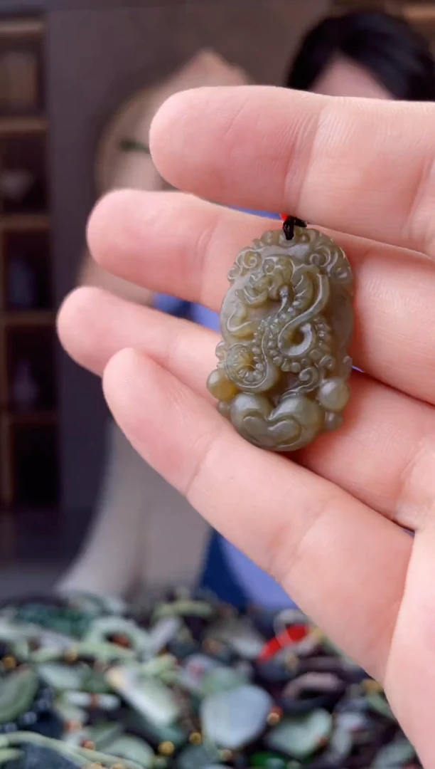 颈饰未镶嵌和田玉拍一发一，多样性发货