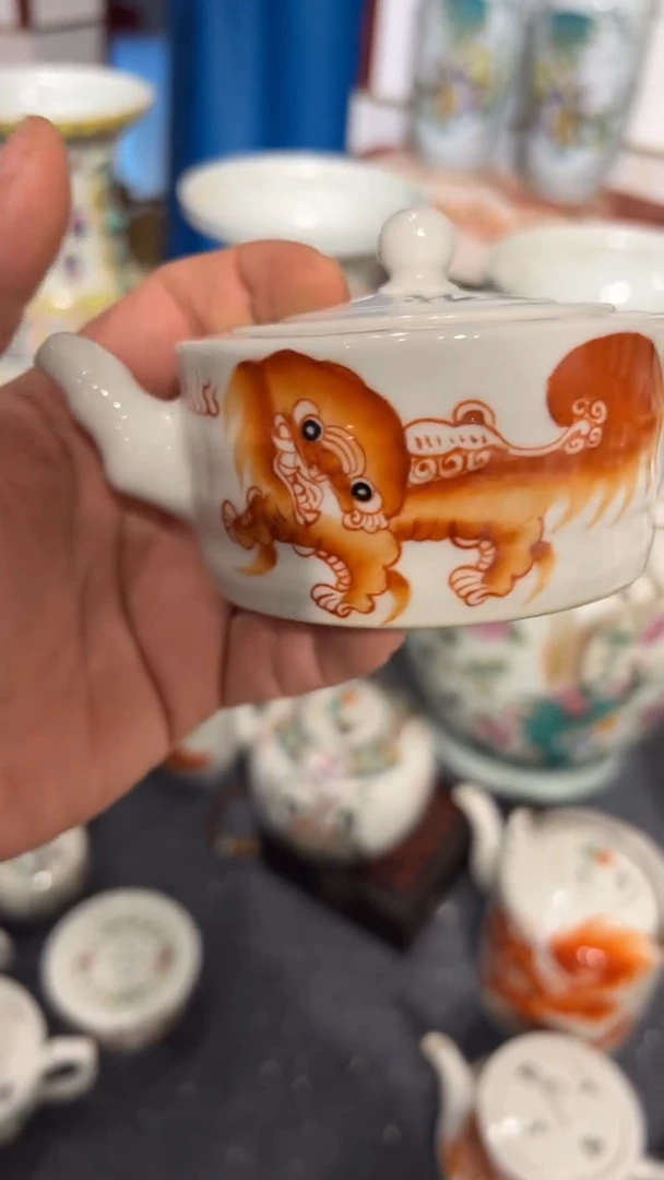 摆件瓷摆件瓷摆件狮子手把壶竹节行