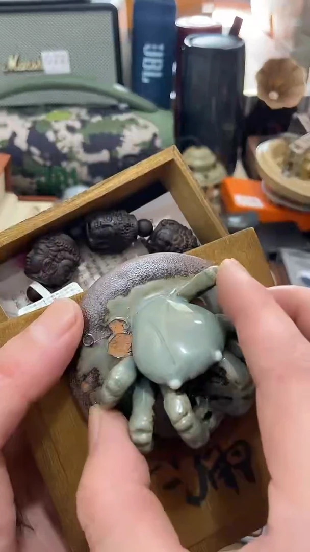 瓷片闪购商品  如图所示
