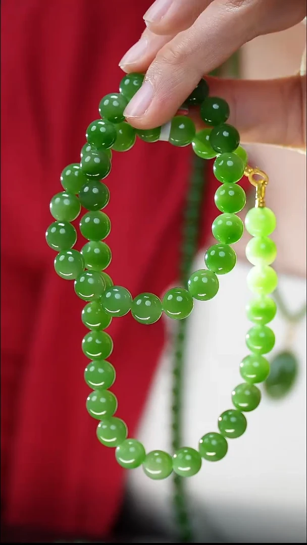 项链18K金镶嵌和田玉（碧玉）25