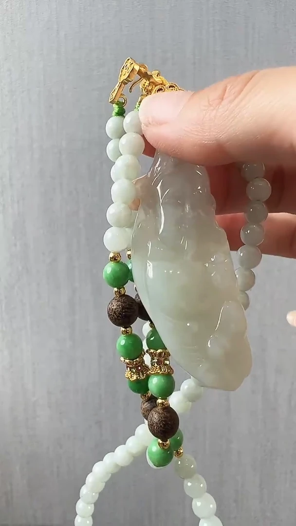 颈饰未镶嵌翡翠财神