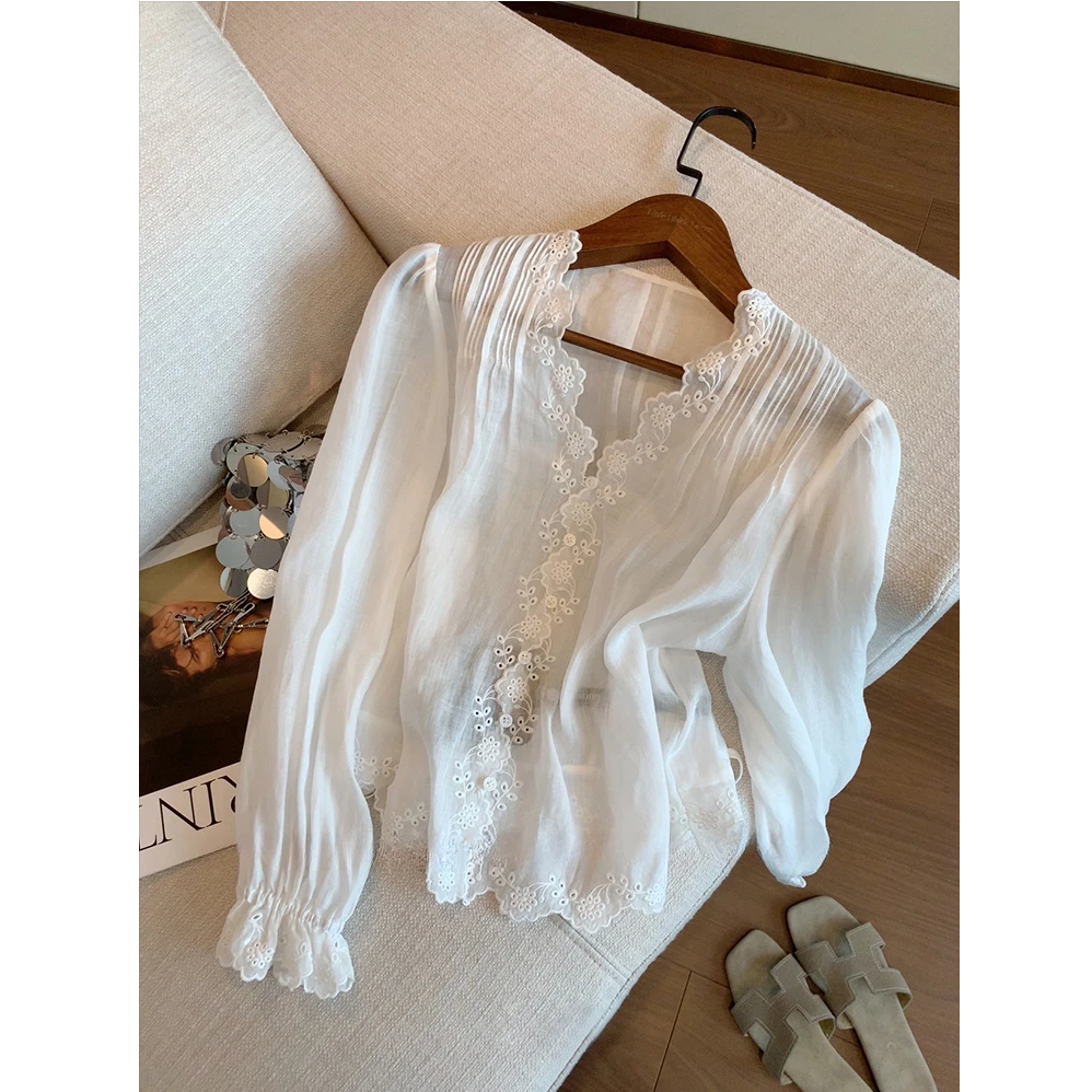 法式蕾丝刺绣花边长袖衬衫女早秋新款宽松时尚气质百搭防晒上衣