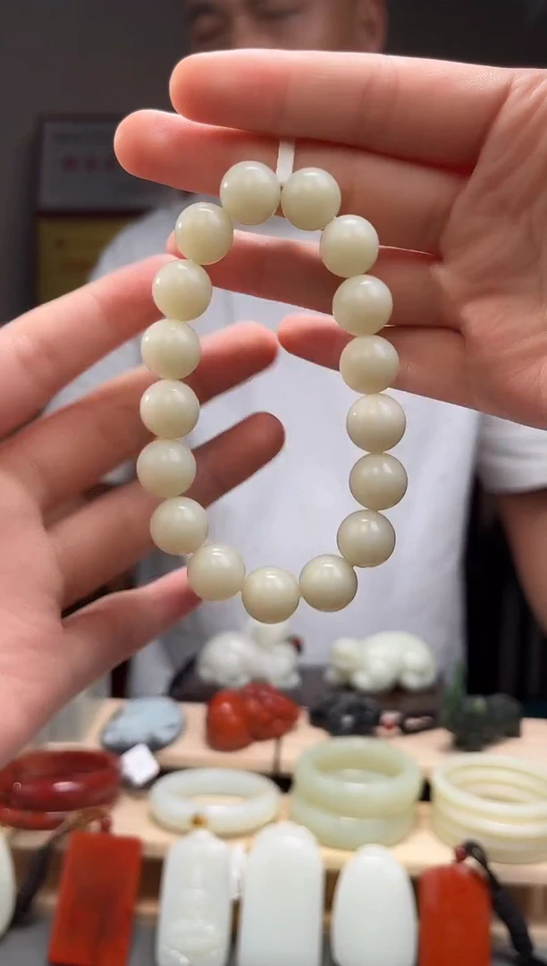颈饰未镶嵌和田玉手串