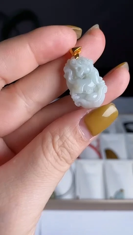 翡翠未镶嵌颈饰0000000000000000