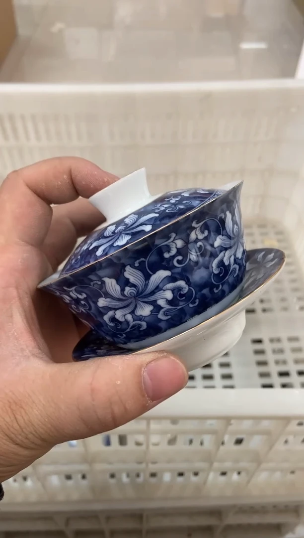 无运费险有瑕疵的摄影的产品有使用过的痕迹有点脏介意勿拍1