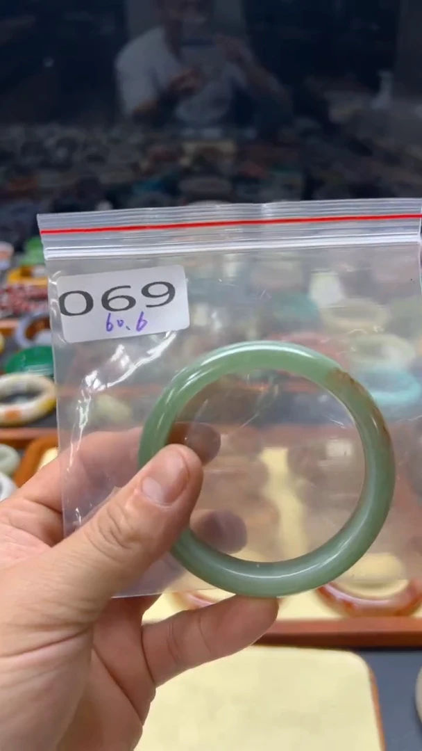 【闪购商品】石英质玉手镯未镶嵌069