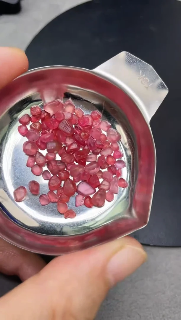 裸石尖晶石?***水100克拉尖晶石原石