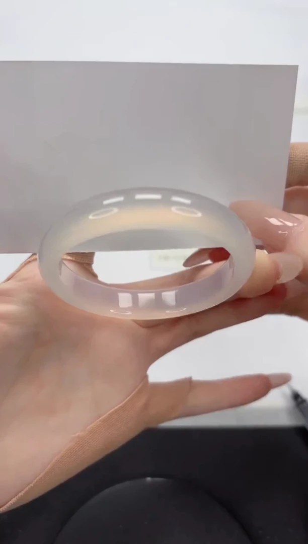 【闪购商品】石英质玉手镯未镶嵌A354-52