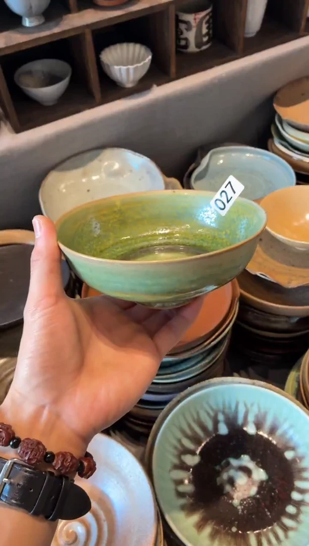 瓷片爱***妈27  苏打绿手工碗1个