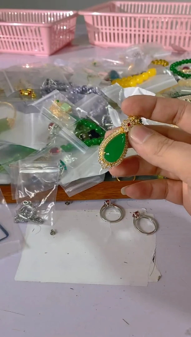 【闪购商品】水晶颈饰银S925镶嵌506红宝，蓝宝，多样性发一件赠链