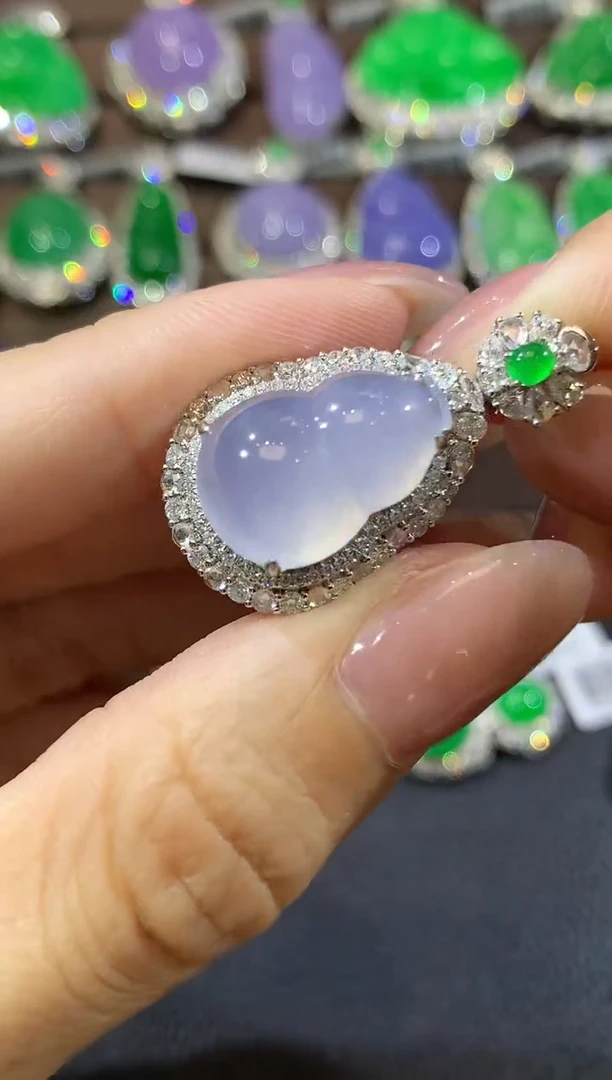 翡翠18K金镶嵌吊坠(不含链)D20 紫货有一定色差