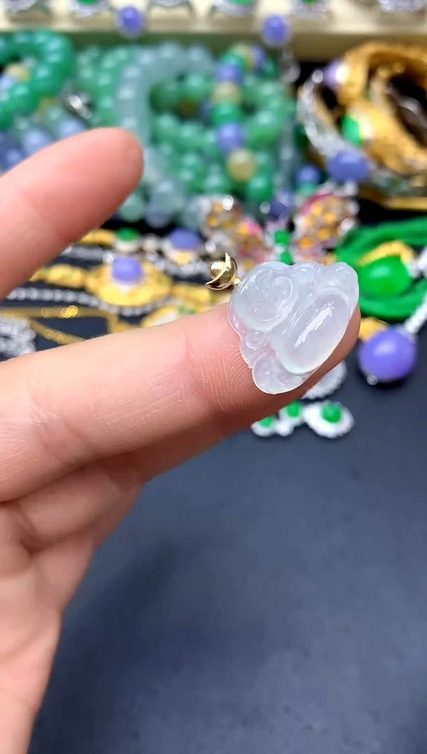 颈饰18K金镶嵌翡翠16-中国好珍宝