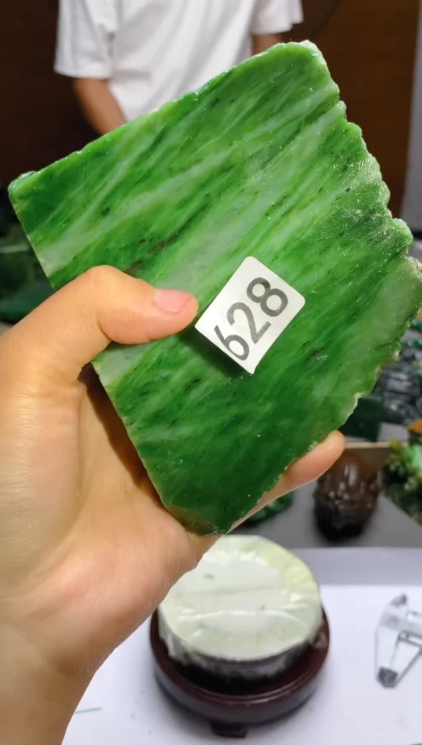 和田玉（碧玉）未镶嵌珠宝半成品628