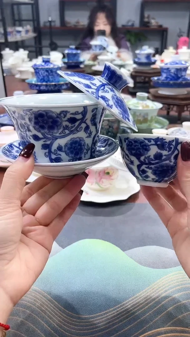 【闪购商品】320ml大号缠枝莲悬停盖碗+1杯