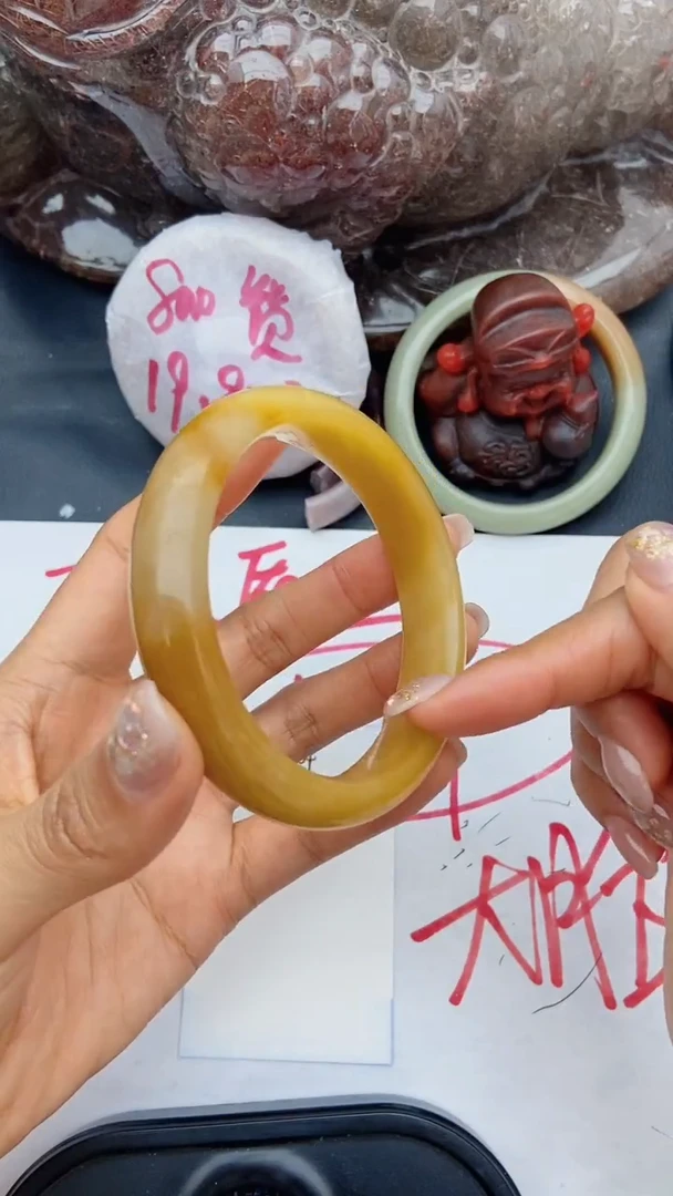 未镶嵌手镯石英质玉A204+59.3