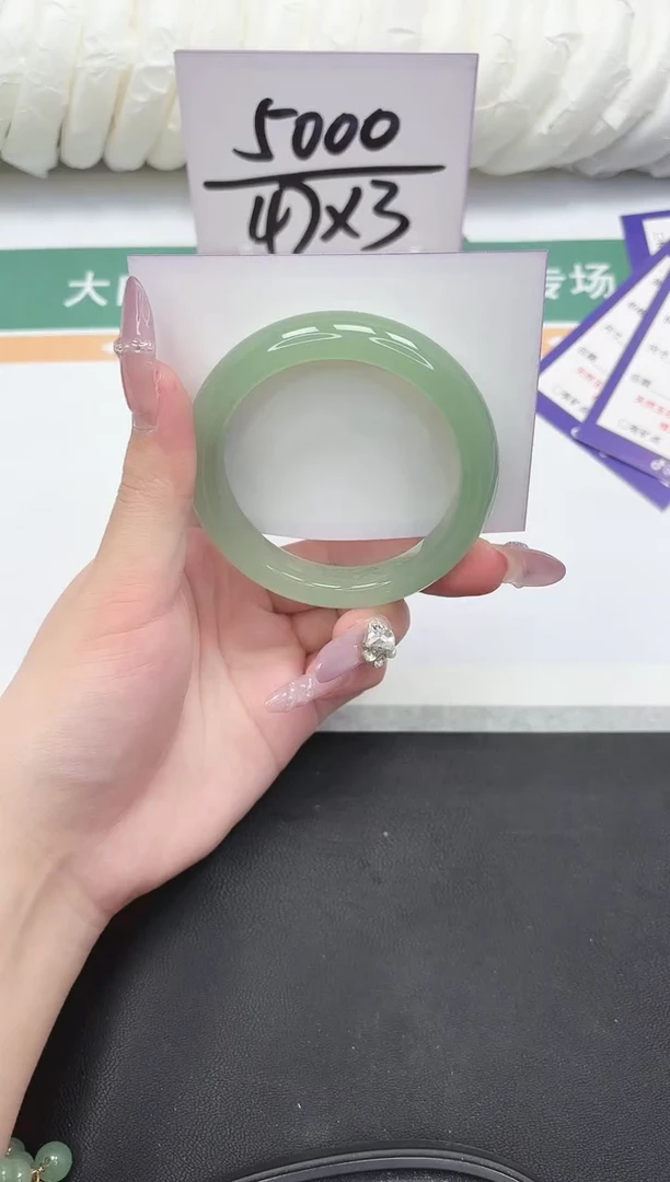 未镶嵌手镯石英质玉154-55.3