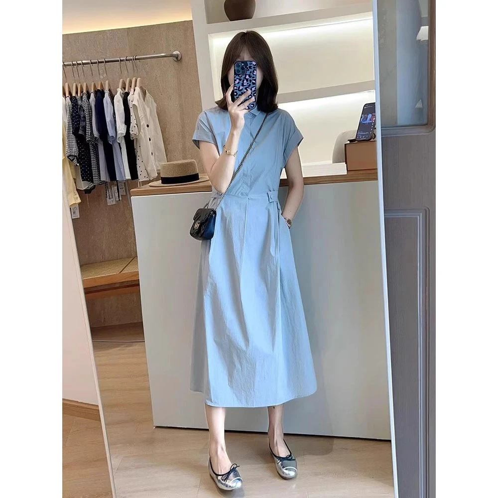 法式简单大方巨好看的蓝色POLO领连衣裙女2025新款独特漂亮掐腰裙