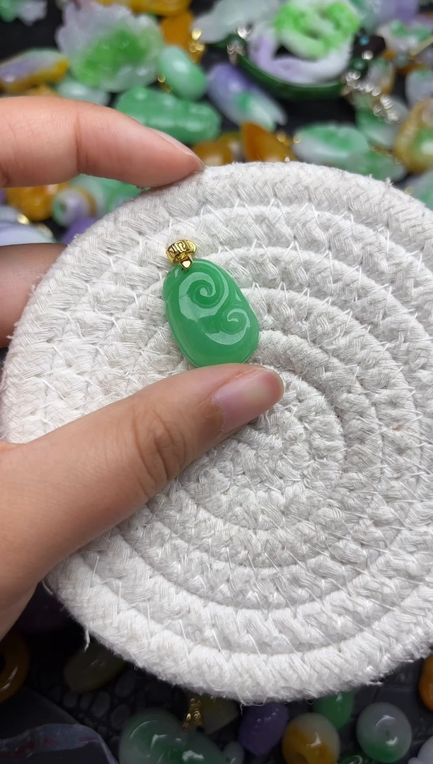 颈饰未镶嵌翡翠缅甸翡翠吊坠