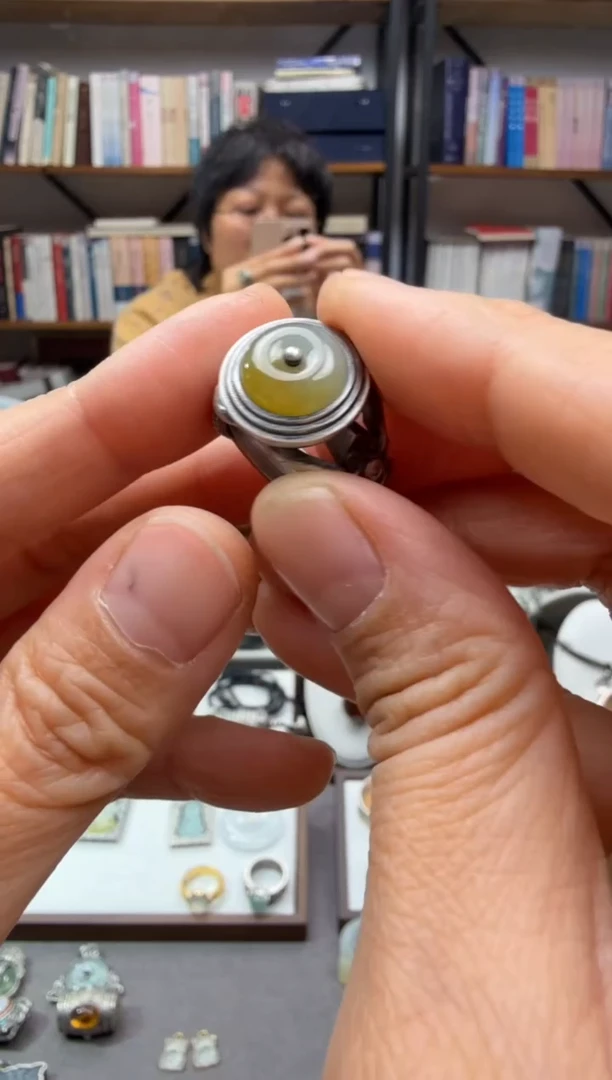 颈饰未镶嵌翡翠戒指14.5