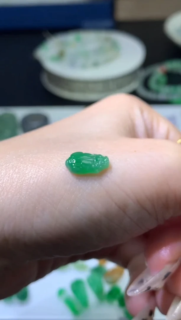 未镶嵌定制翡翠毛货