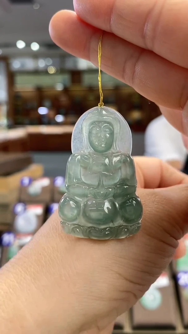翡翠未镶嵌颈饰观音