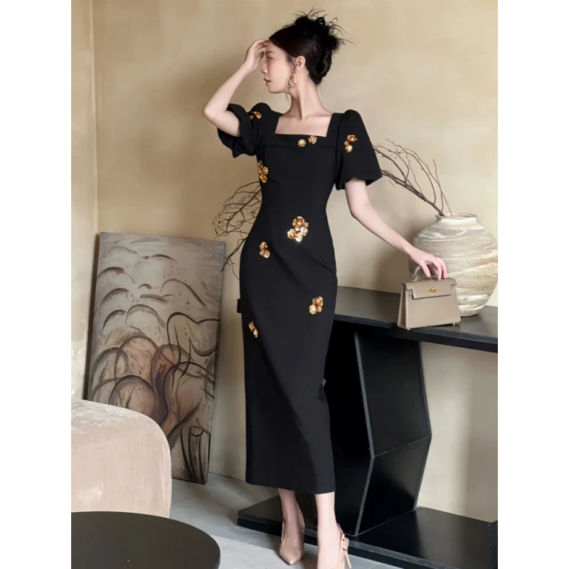 2025夏季新款法式轻奢高级感气质泡泡袖黑色方领修身显瘦连衣裙女