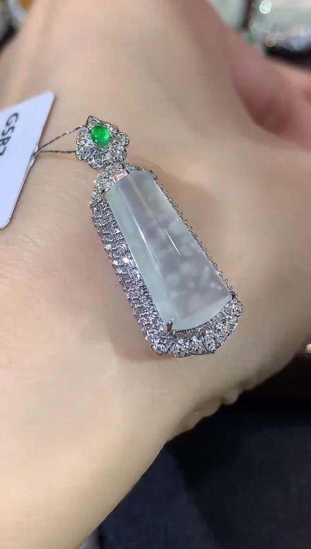 吊坠(不含链)18K金镶嵌翡翠D33