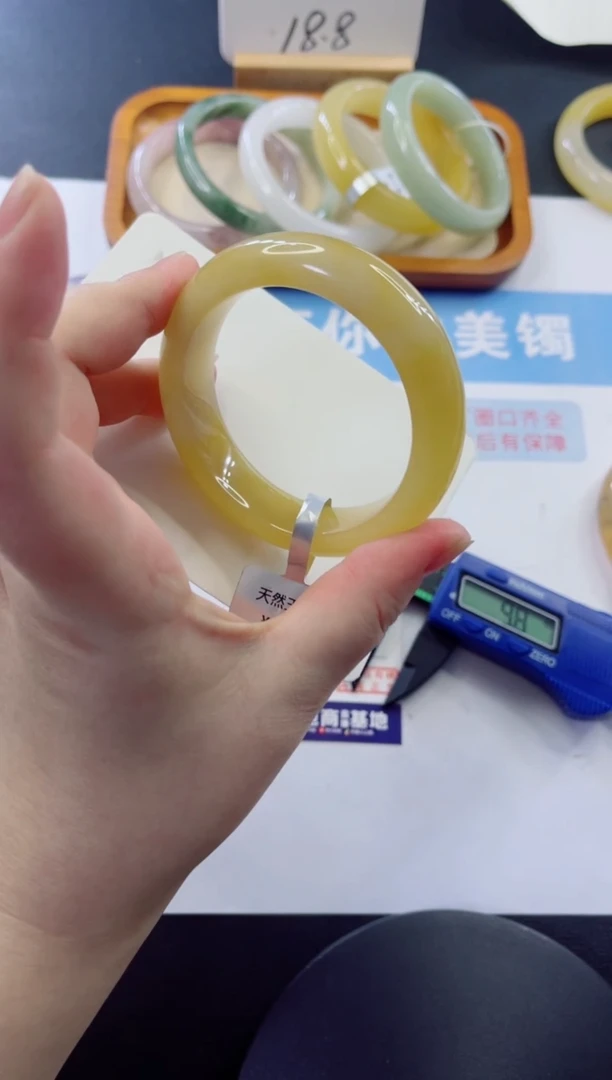 未镶嵌手镯石英质玉多样性发货A65