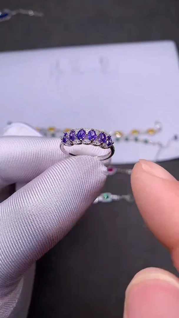 【闪购商品】彩色蓝宝石戒指银S925镶嵌······