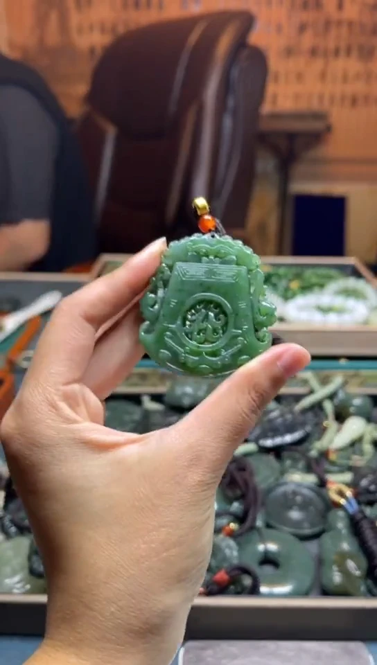 颈饰未镶嵌和田玉拍一发一