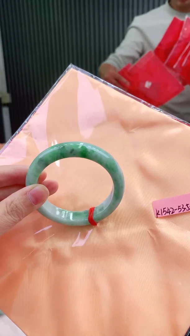 未镶嵌手镯翡翠53圈口